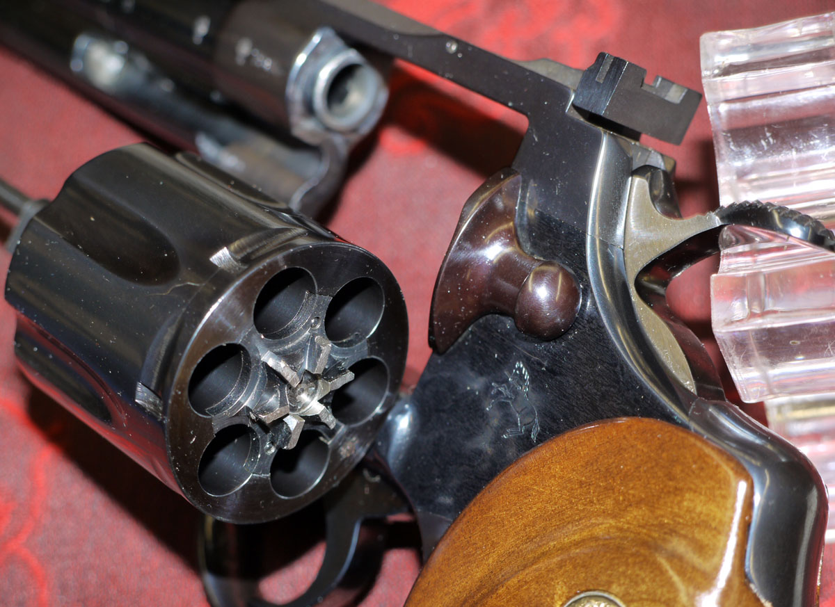 Revolver Colt Python USA .357Magnum mit Box u. Papieren- die Legende im ...